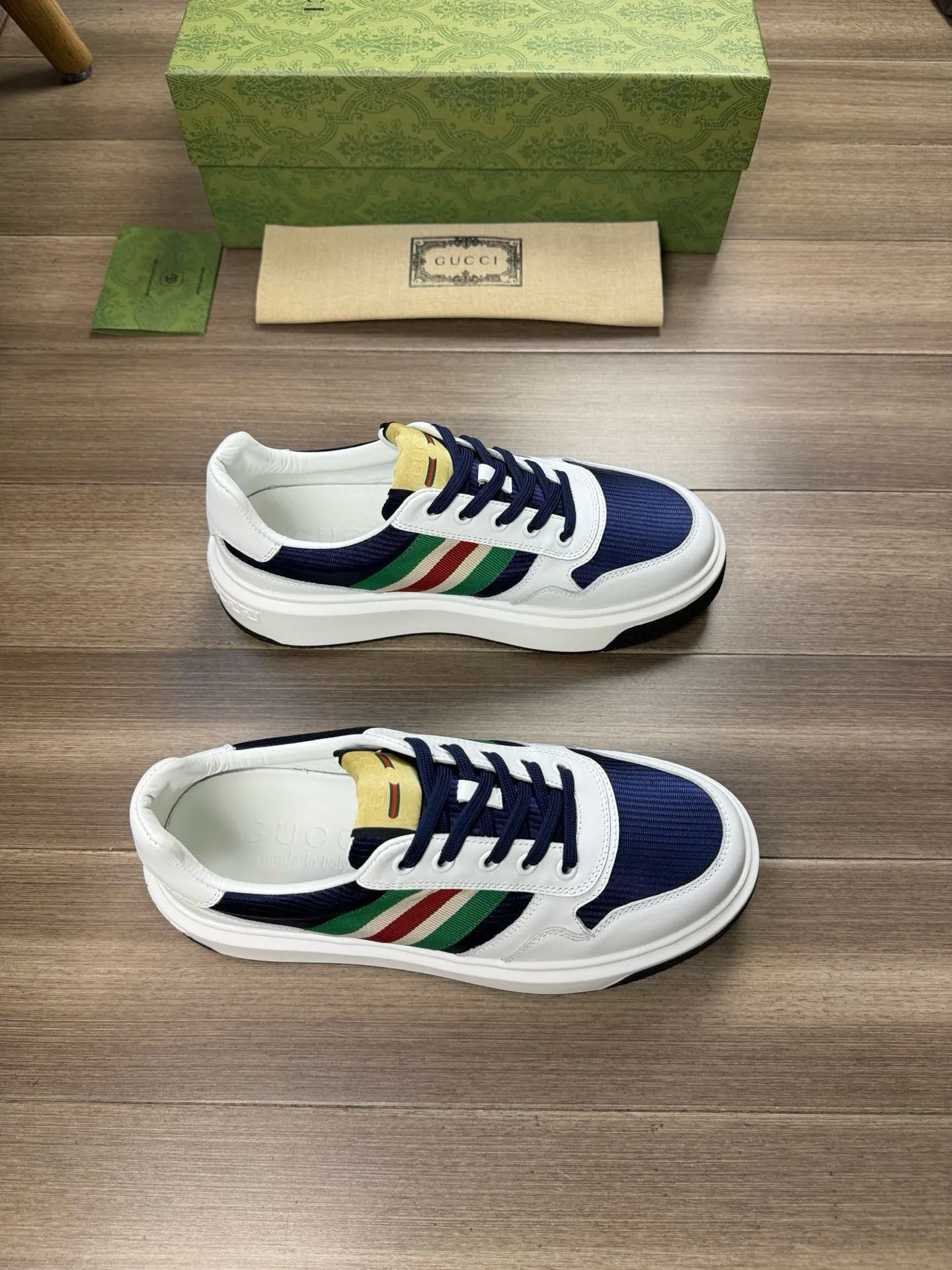 [Gucci] Gucci men's shoes 💰820💰 - High-end quality original order - Upper: 🔝Imported Nappa calfskin·Brand high mercerized cloth·Brand webbing -Inner: water-dyed cowhide, -Outsole: ultra-light T men's shoes💰U foam. Rubber; two-color molded outsole -Ultra-high quality control·Fine workmanship: highlighted (high-end·luxury·grade) -Size: 38-44 (45, can be customized)